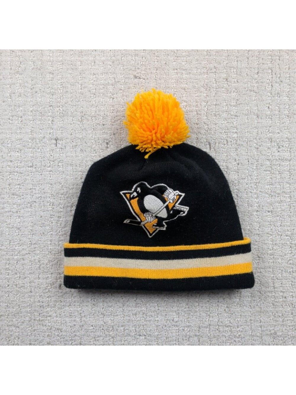 Mitchell & Ness x Pittsburgh Penguins NHL Knit Beanie Hat Pom Pom Hockey Black